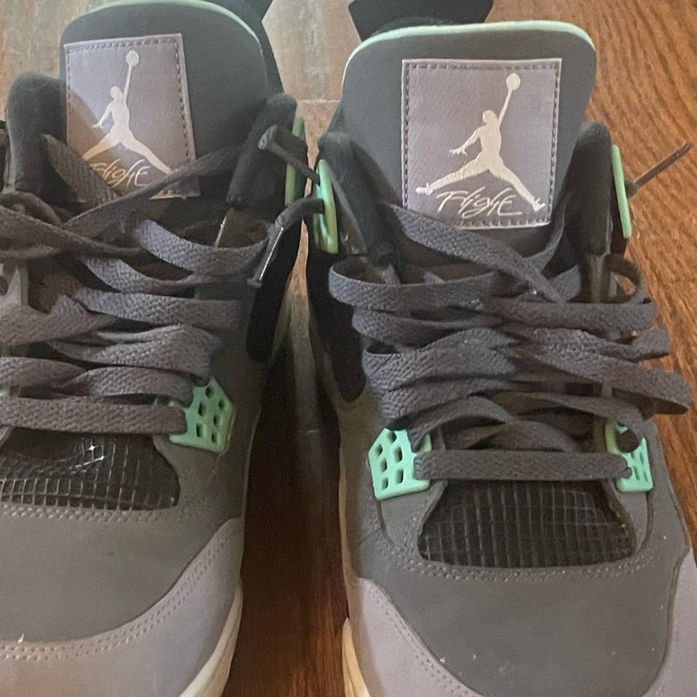 Jordan 4 Green glow